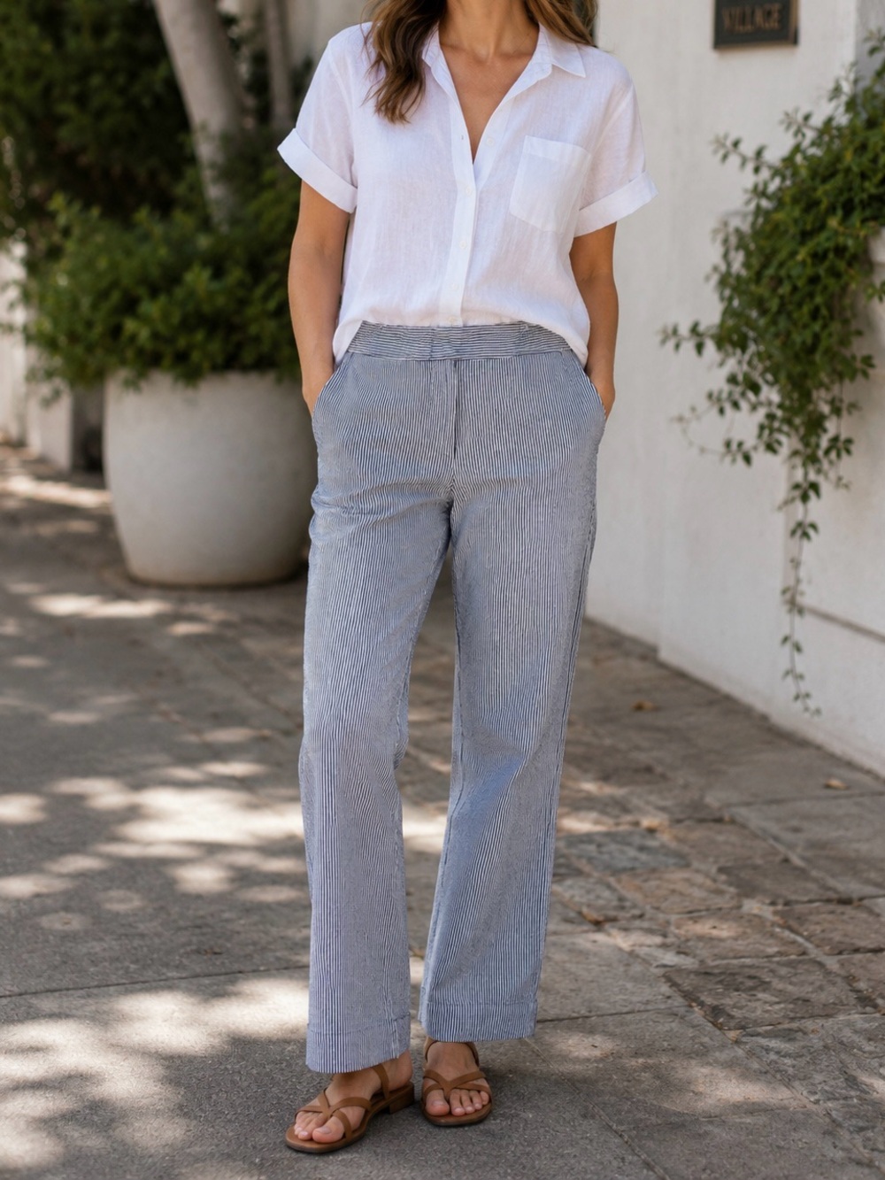 British Khaki Navy & White Seersucker Pinstripe ankle cropped Pants size 8